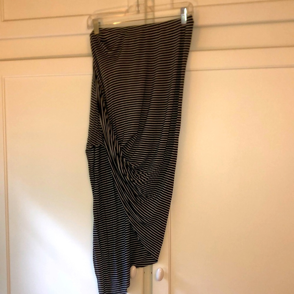 Asymmetric skirt